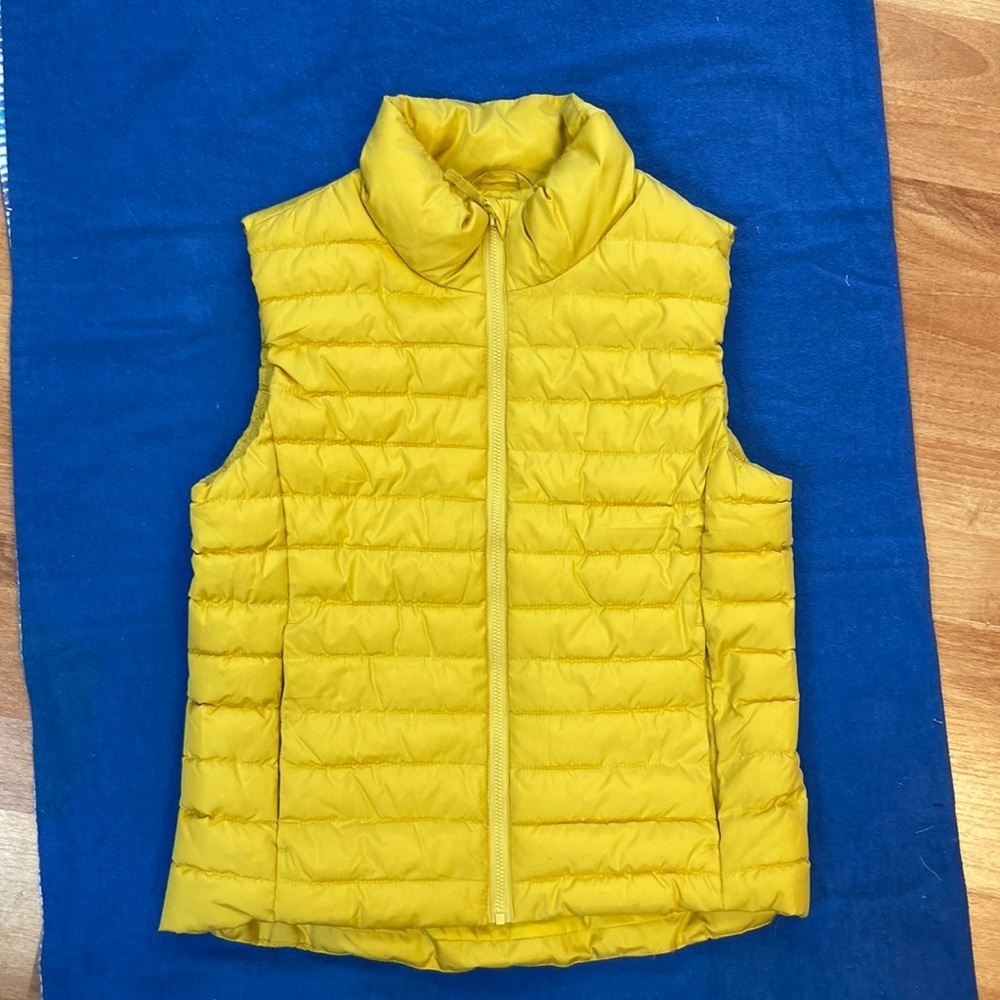 Old Navy Bright Gold Vest size XXL 18